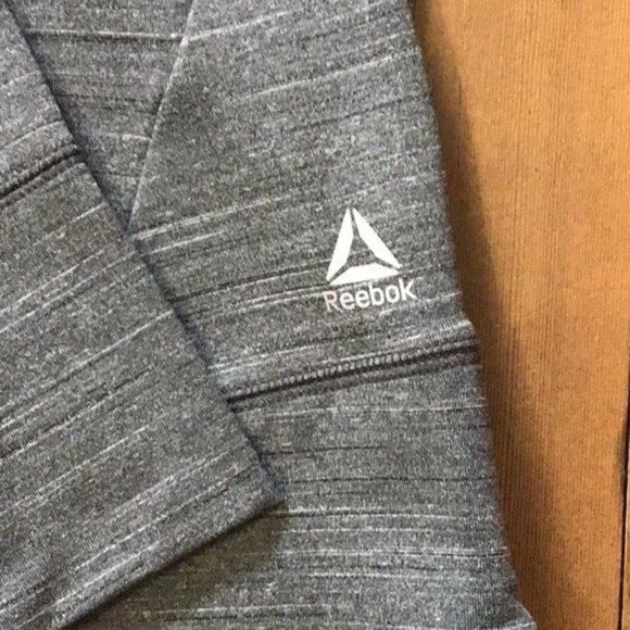 Reebok gray half zip pullover top size small​ - Picture 2 of 7